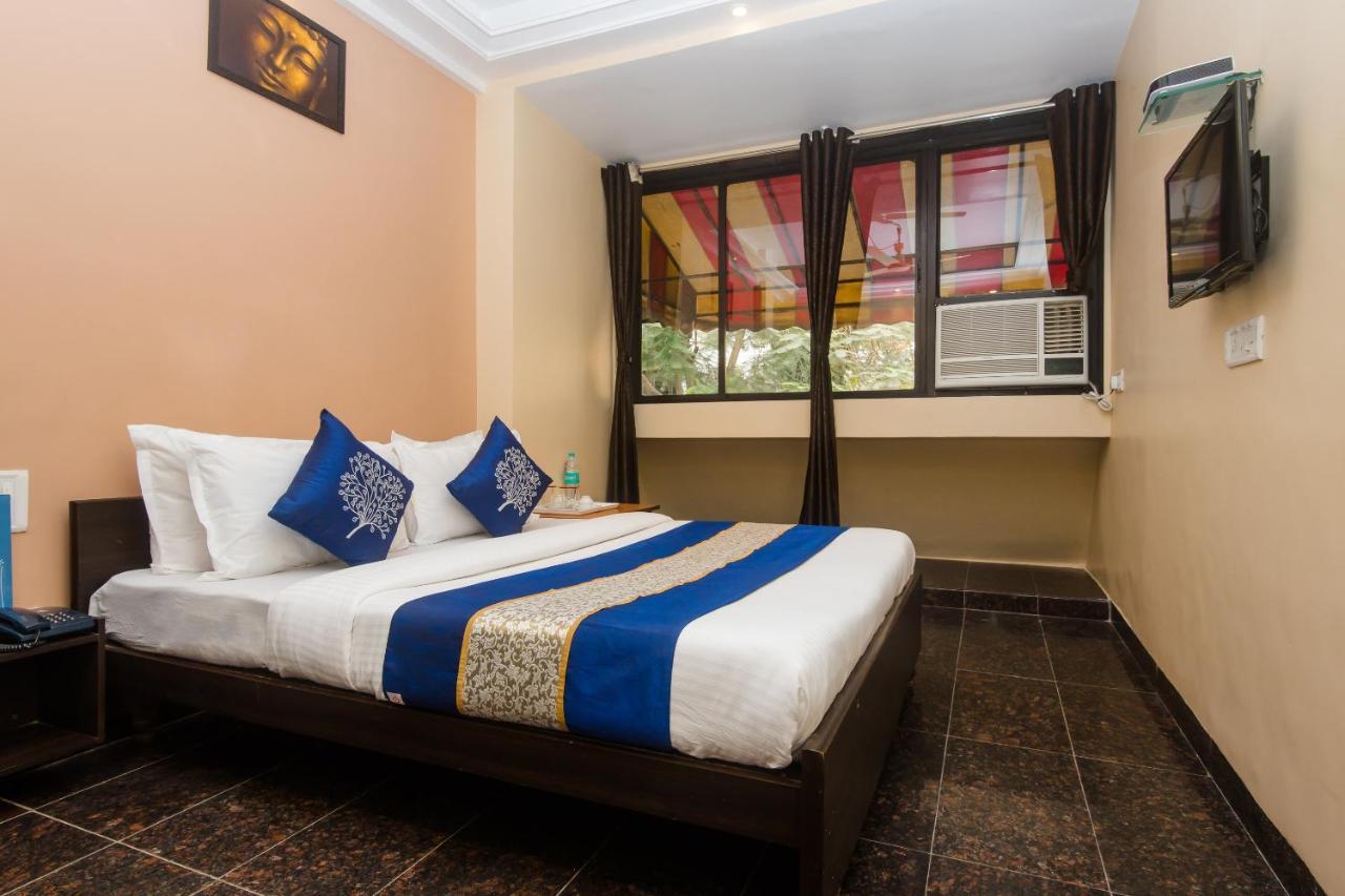 Hotel Shubham Панвел Екстериор снимка